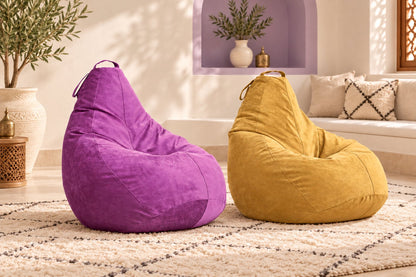 Deux poufs velours mauve et camel sans étiquette latérale